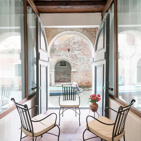 Riva Palace Apartments By Wonderful Italy-3